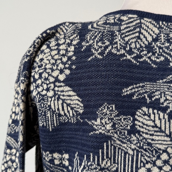 Lightweight Crop Sweater - Picture 6 of 8